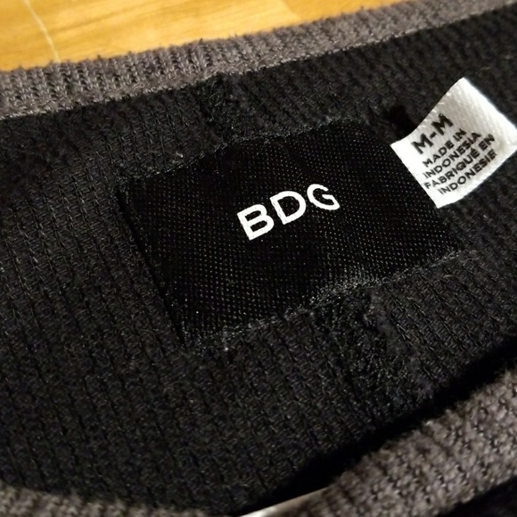 LONG SLEEVE LIGHTWEIGHT SWEATER BLACK - Picture 2 of 2